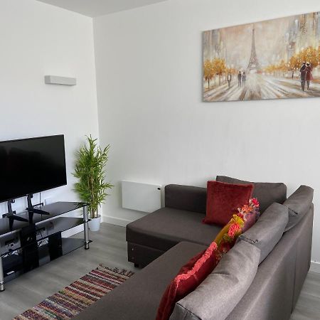 Lovely 2 Double Bedroom Flat With Free Parking - At The Atrium Mk Milton Keynes Exterior photo