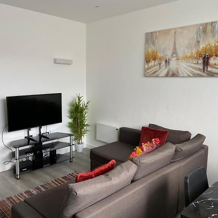 Lovely 2 Double Bedroom Flat With Free Parking - At The Atrium Mk Milton Keynes Exterior photo