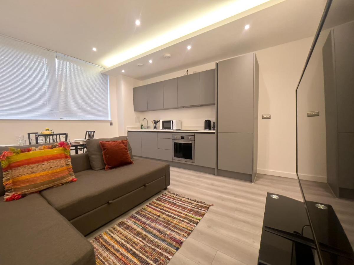Lovely 2 Double Bedroom Flat With Free Parking - At The Atrium Mk Milton Keynes Exterior photo