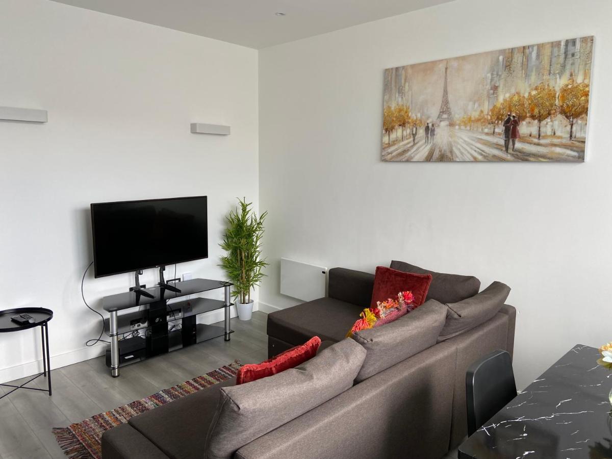 Lovely 2 Double Bedroom Flat With Free Parking - At The Atrium Mk Milton Keynes Exterior photo