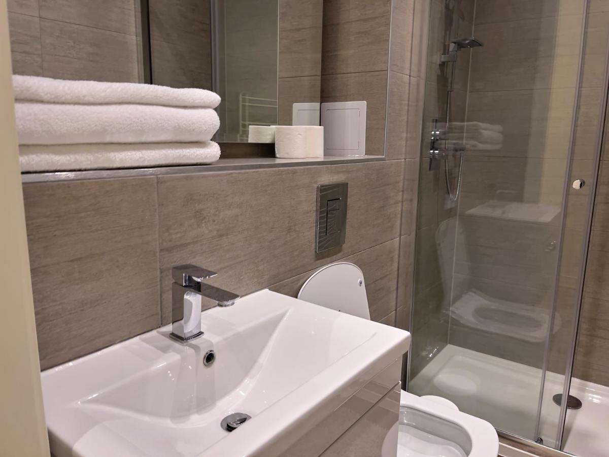 Lovely 2 Double Bedroom Flat With Free Parking - At The Atrium Mk Milton Keynes Exterior photo