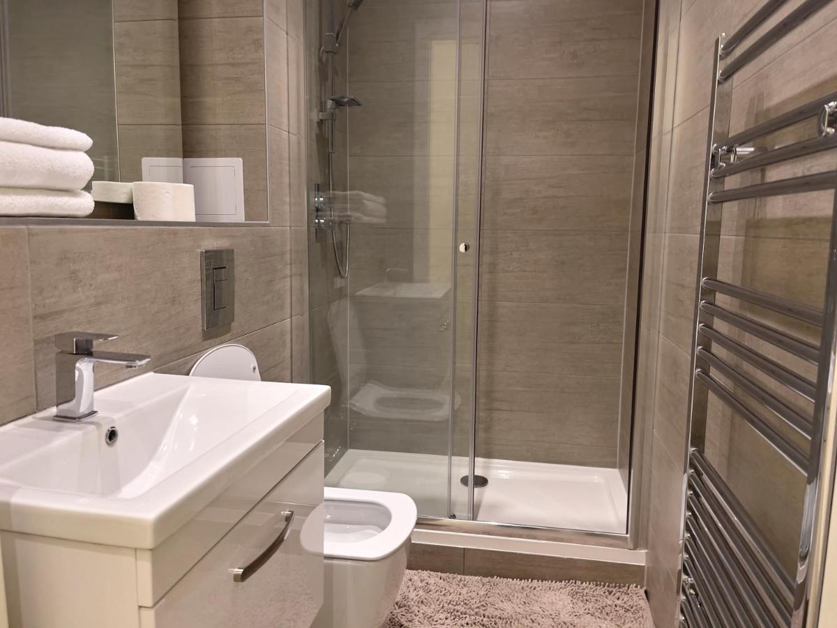 Lovely 2 Double Bedroom Flat With Free Parking - At The Atrium Mk Milton Keynes Exterior photo