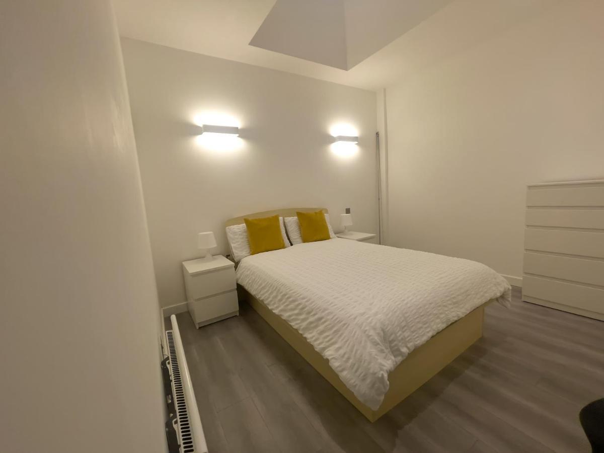 Lovely 2 Double Bedroom Flat With Free Parking - At The Atrium Mk Milton Keynes Exterior photo