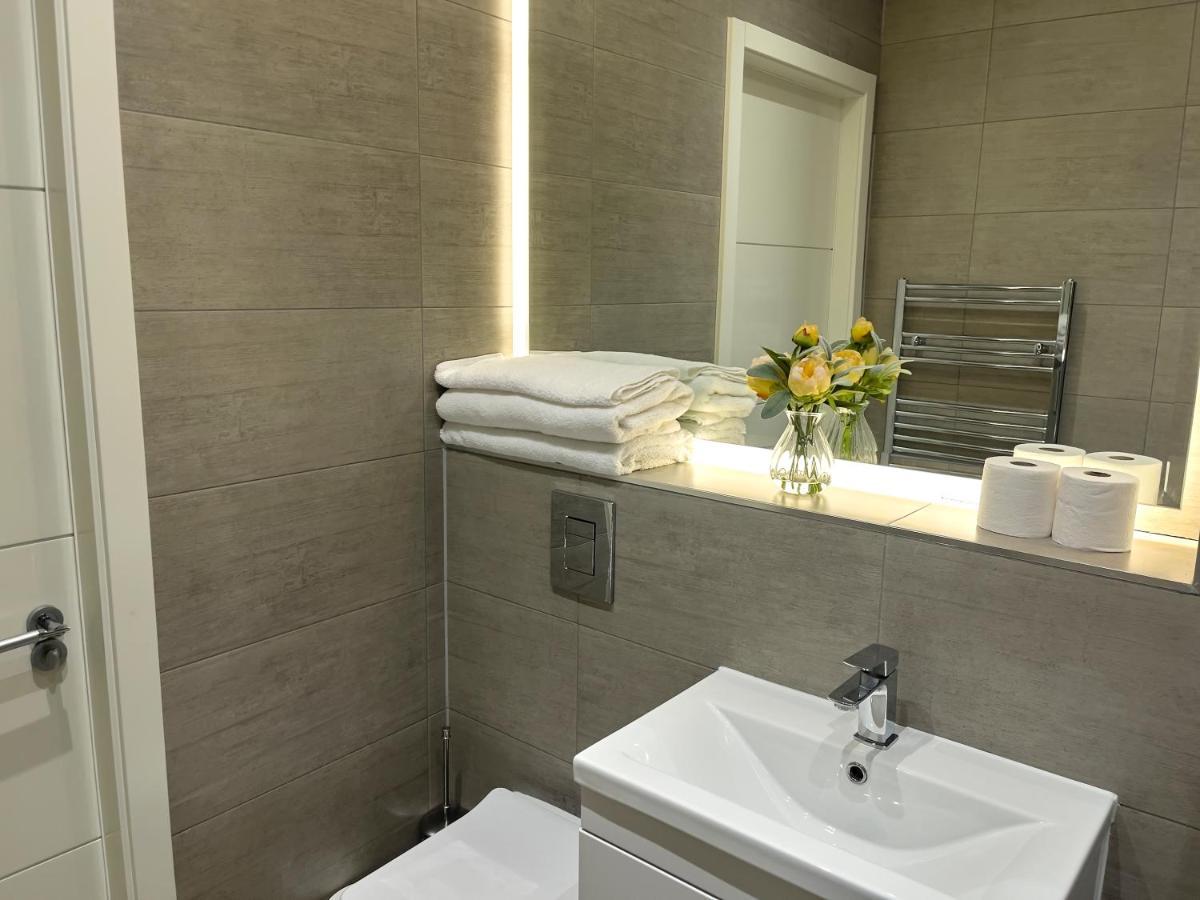 Lovely 2 Double Bedroom Flat With Free Parking - At The Atrium Mk Milton Keynes Exterior photo